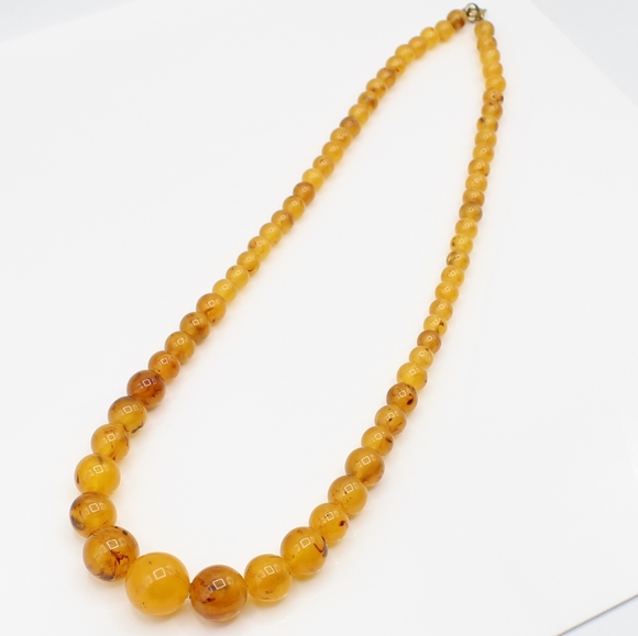 Vintage orange bead necklace - Picture 2 of 5